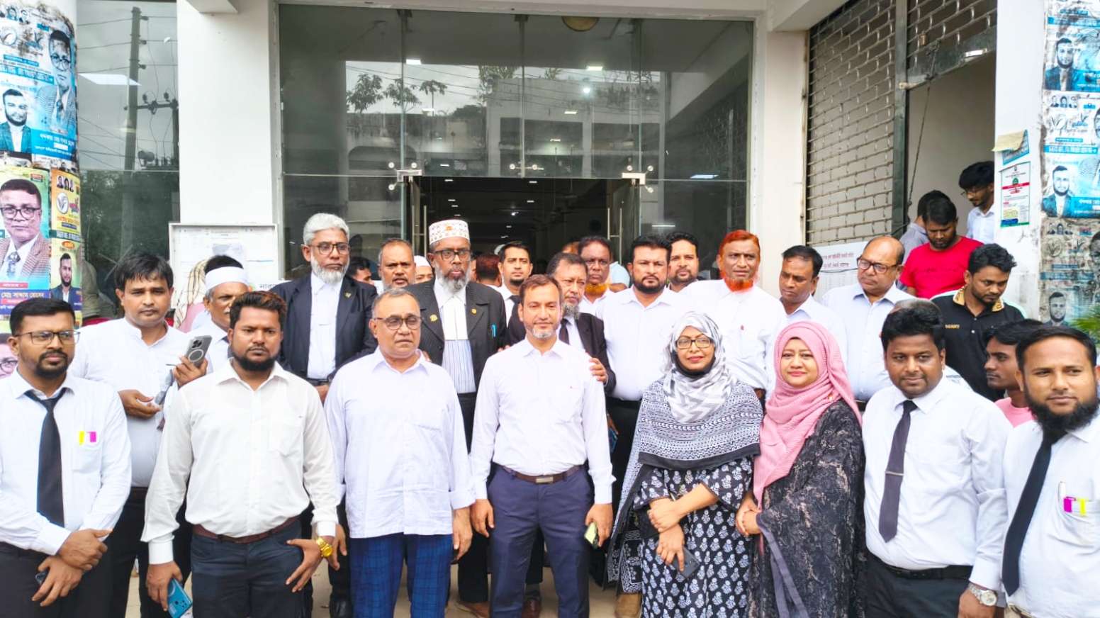 শেষ মুহূর্তের প্রচারনায় ব্যস্ত সময় পার করছে হুমায়ুন-আনোয়ার প্যানেলের প্রার্থীরা