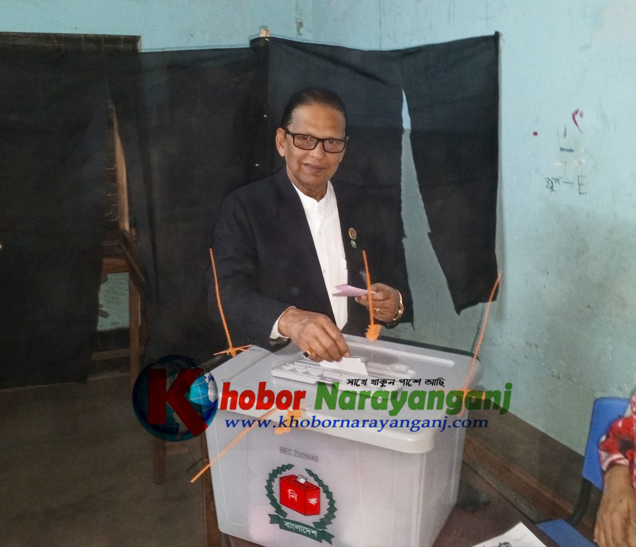 ভোট প্রদান করলেন মোহাম্মদ আলী, জয়ের ব্যাপারে শতভাগ আশাবাদী