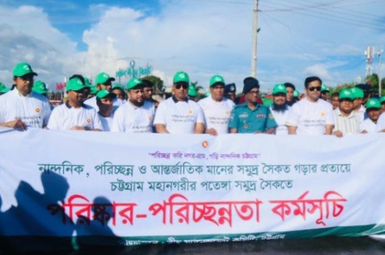 পর্যটকদের নির্মল আনন্দ দিতে সাজবে পতেঙ্গা সৈকত: ডিসি জাহিদ