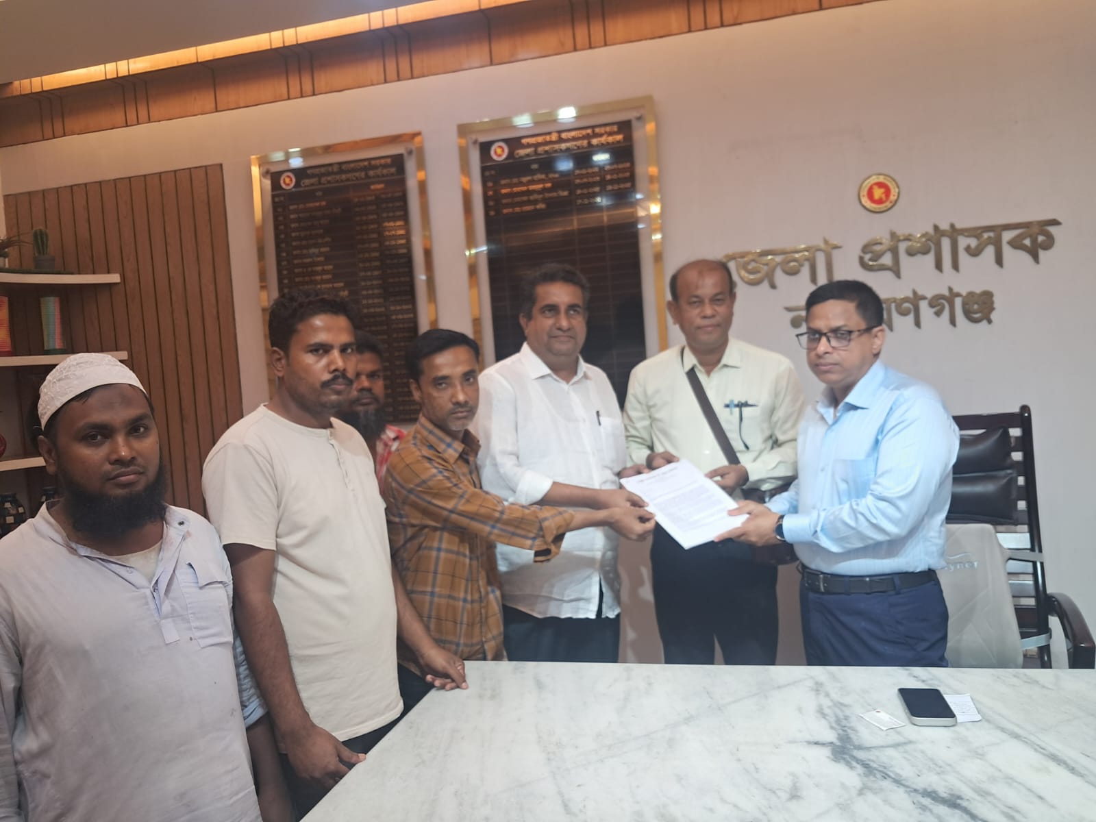 সেঞ্চুরি অ্যাপারেলস বন্ধ, শ্রমিকদের পাওনা দাবিতে স্মারকলিপি