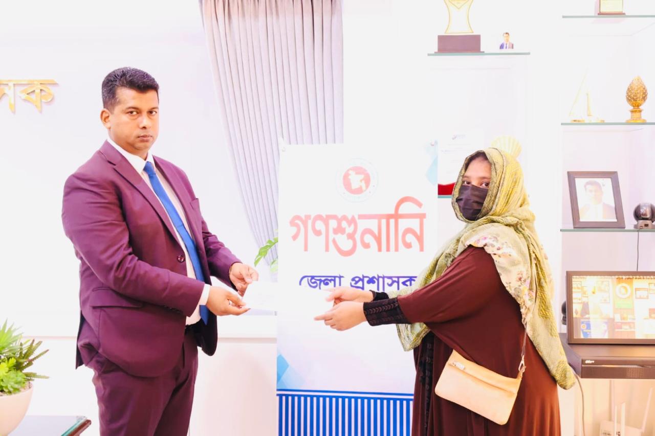 এক টেবিলে ২৭ মানুষের সুখ-দুঃখ শুনে সাথে সাথে ব্যবস্থা গ্রহণ করেন মানবিক ডিসি জাহিদ