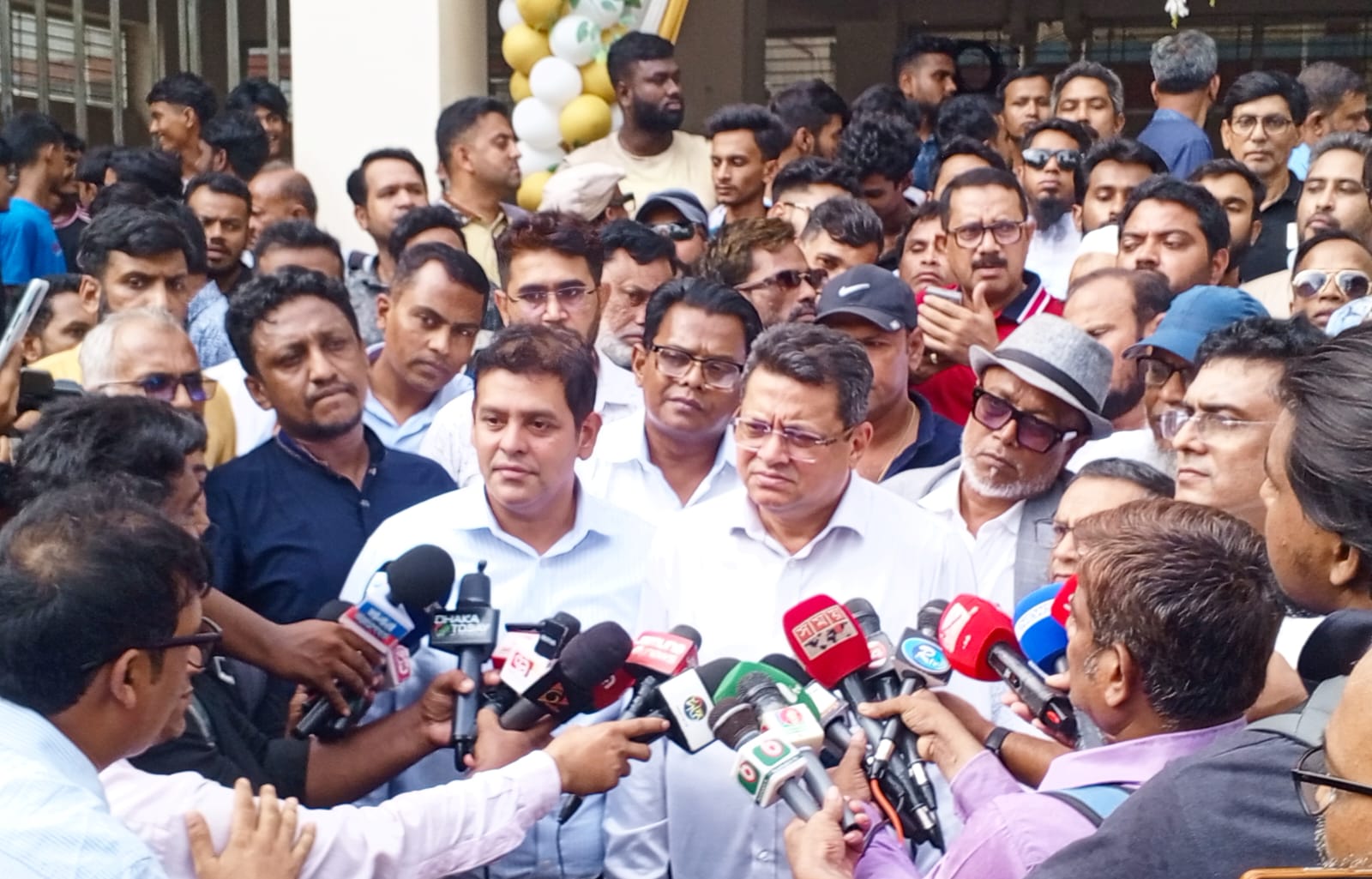 প্লট বিক্রি করতে বা হস্তান্তর করতে রাজউকের ক্লিয়ারেন্স এখন আর লাগেনা- গৃহায়ণ ও গণপূর্তমন্ত্রী
