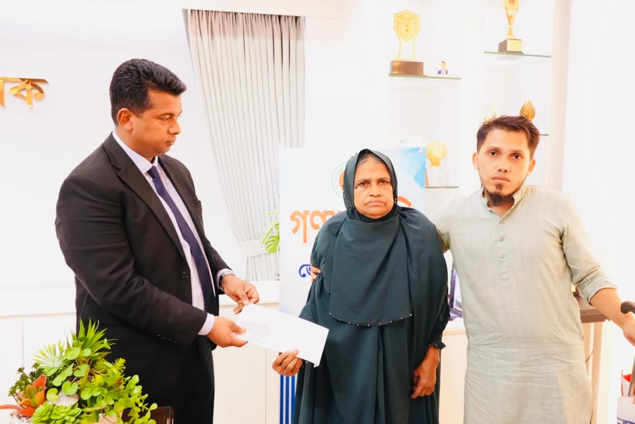 দুঃখ শুনেই সহায়তার হাত বাড়ালেন মানবিক ডিসি জাহিদ