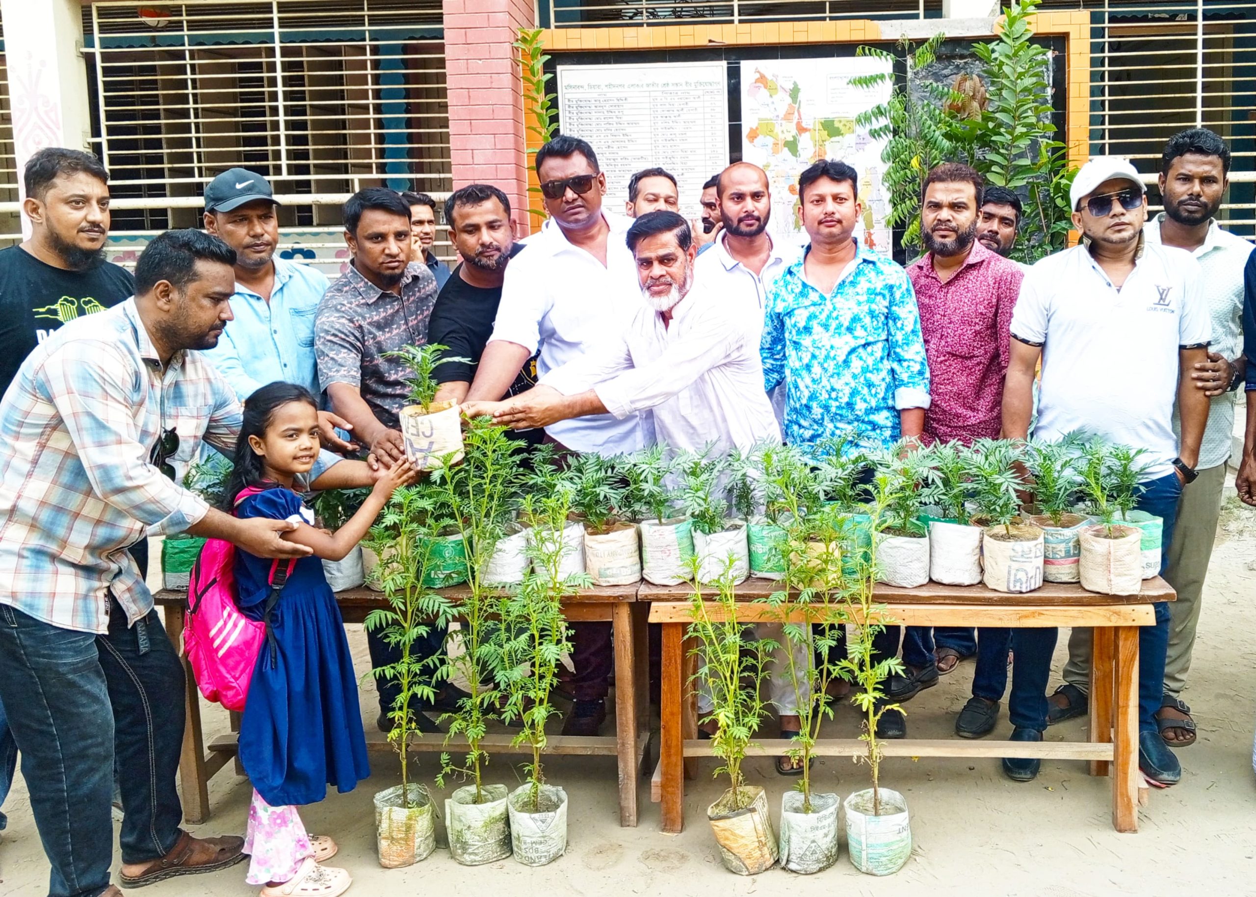 যুবদলের প্রতিষ্ঠা বার্ষিকী উপলক্ষে রবিনের উদ্যোগে বৃক্ষরোপন কর্মসূচি অনুষ্ঠিত
